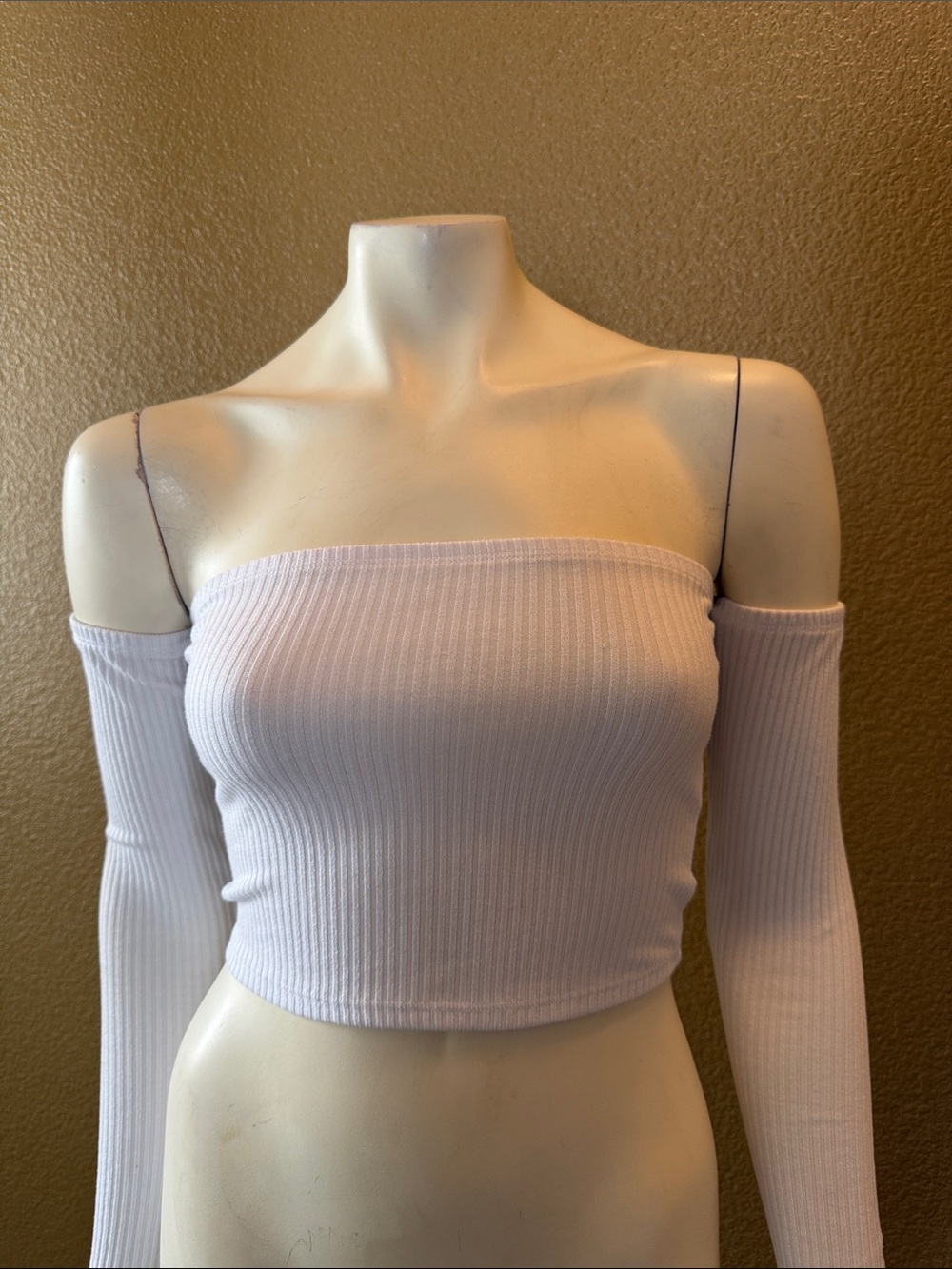 GUESS White Ribbed Off-Shoulder Crop Top with Detached Sleeves